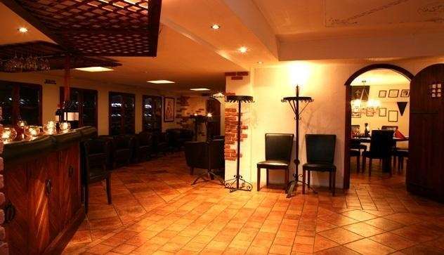 Hotel Emilia Гямеенлінна Ресторан фото